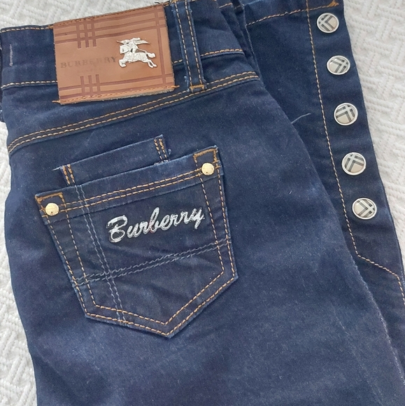 Genuine Burberry dark wash skinny jeans - Picture 2 of 11